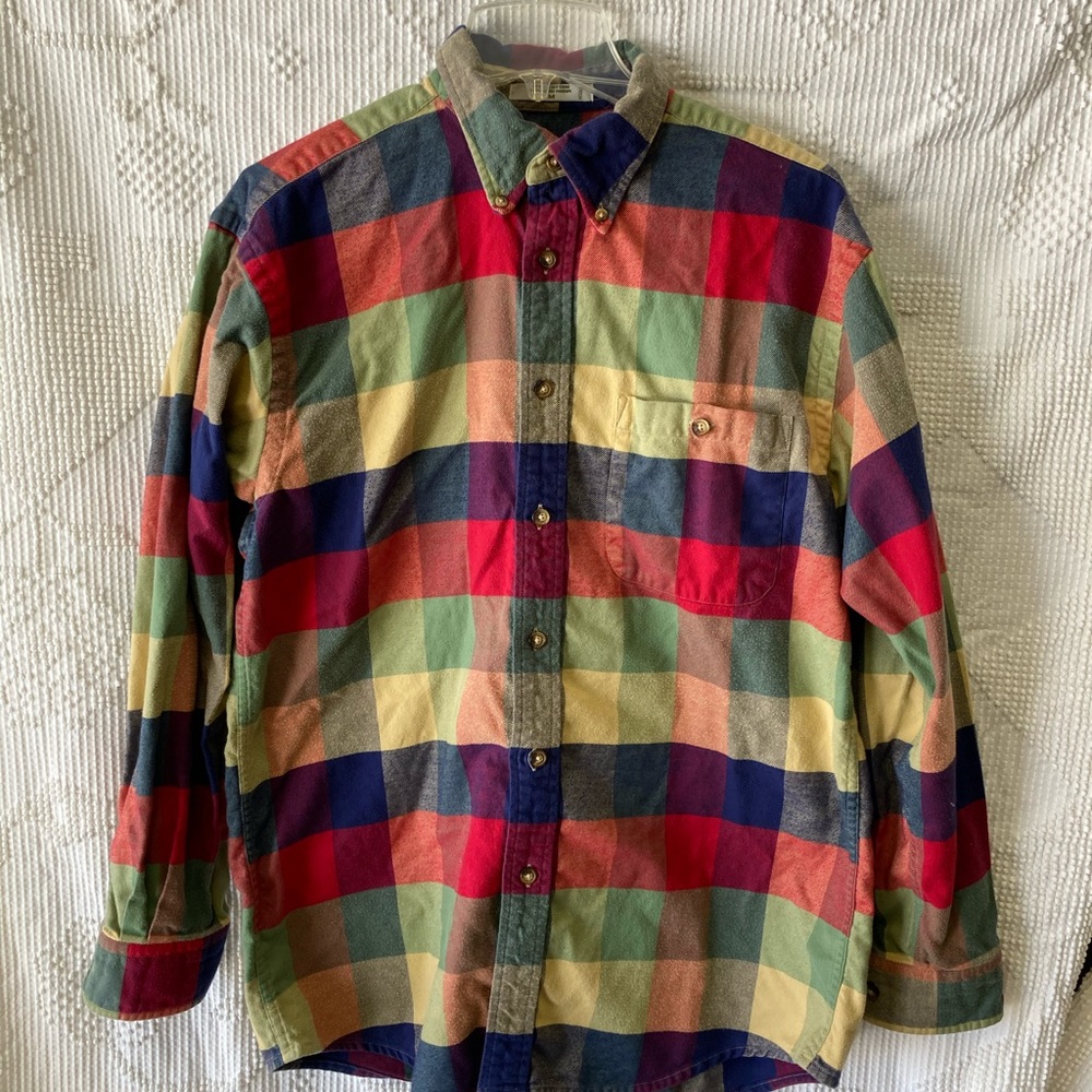 Throwback to the 90’s! Orvis Plaid Button Up Med.